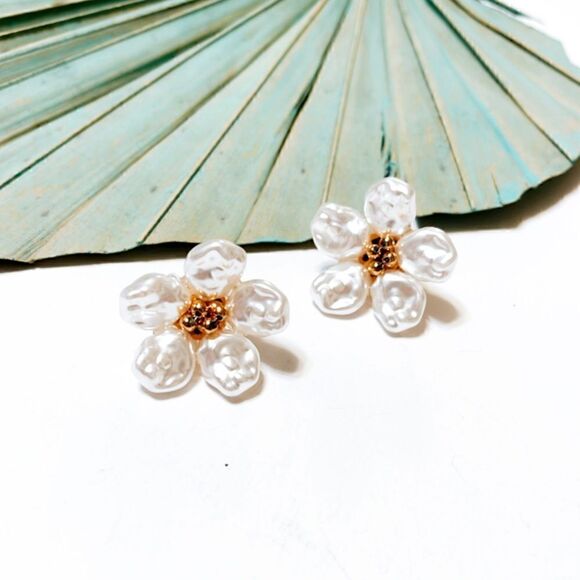 Anthropologie Jewelry - Flower statement  earrings  #932